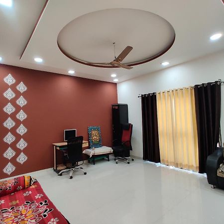 Apartament Rajlakshmi Niwas Solapur Pokój zdjęcie